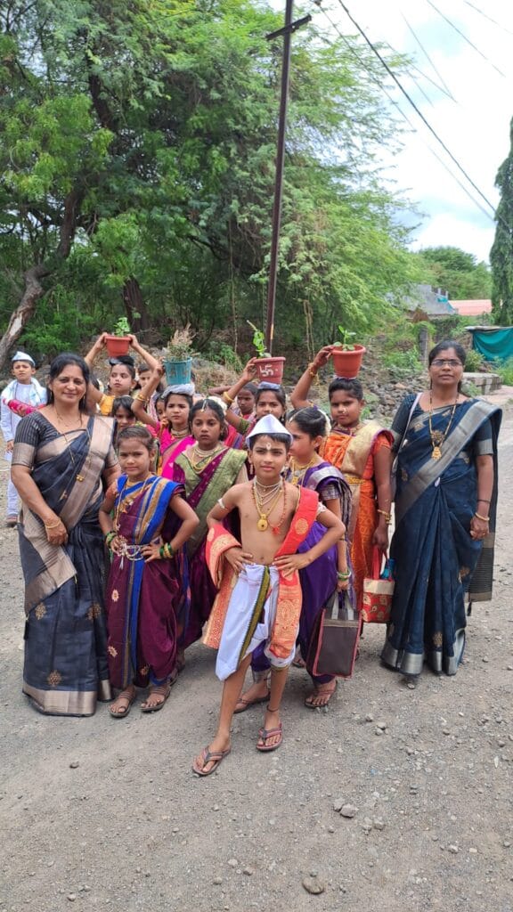 खर्डा येथील शुक्रवार पेठीतील जिल्हा परिषद प्राथमिक शाळेनी काढली विद्यार्थ्यांची बाल दिंडी.!