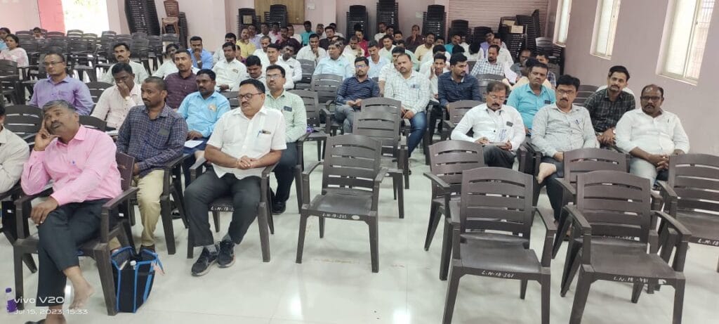 जामखेड येथे स्कॉलरशिप, नवोदय आणि स्पर्धा परीक्षा कार्यशाळा उत्साहात संपन्न;गटविकास प्रकाश पोळ यांच्या संकल्पनेतून