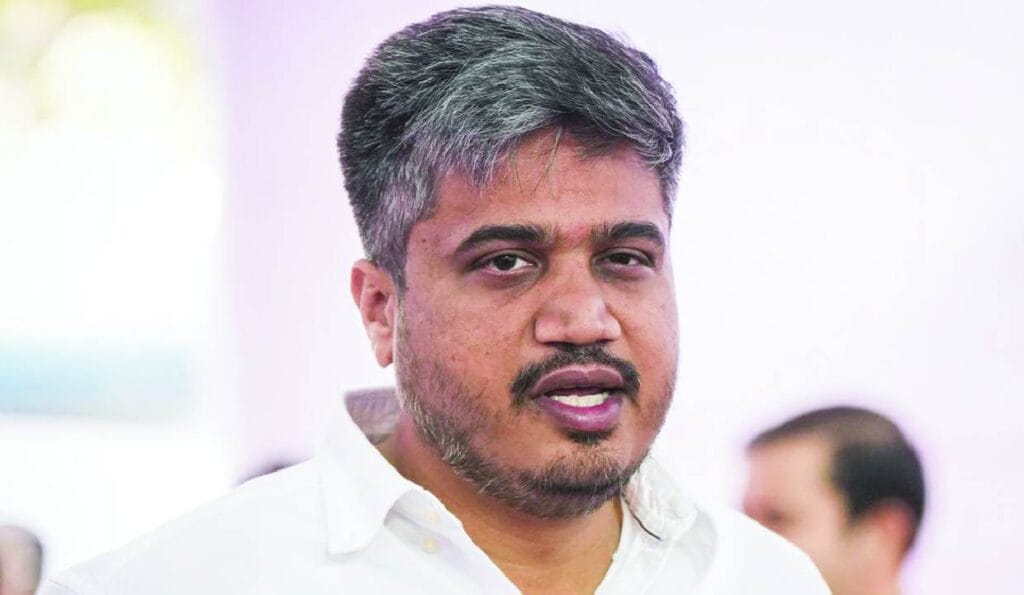 VSR ला वाचवतंय? रोहित पवारांचा गंभीर आरोप – अजित पवारांच्या विमान अपघातावर नवे प्रश्न